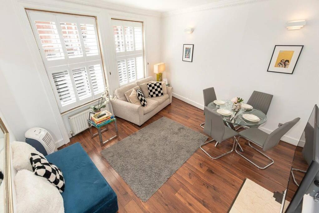 Discover 2 Bedroom In Kensington Appartamento